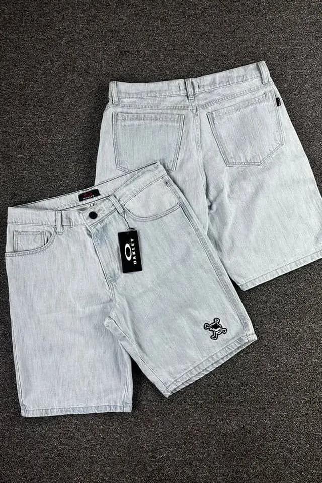 Bermuda jeans clara e cinza